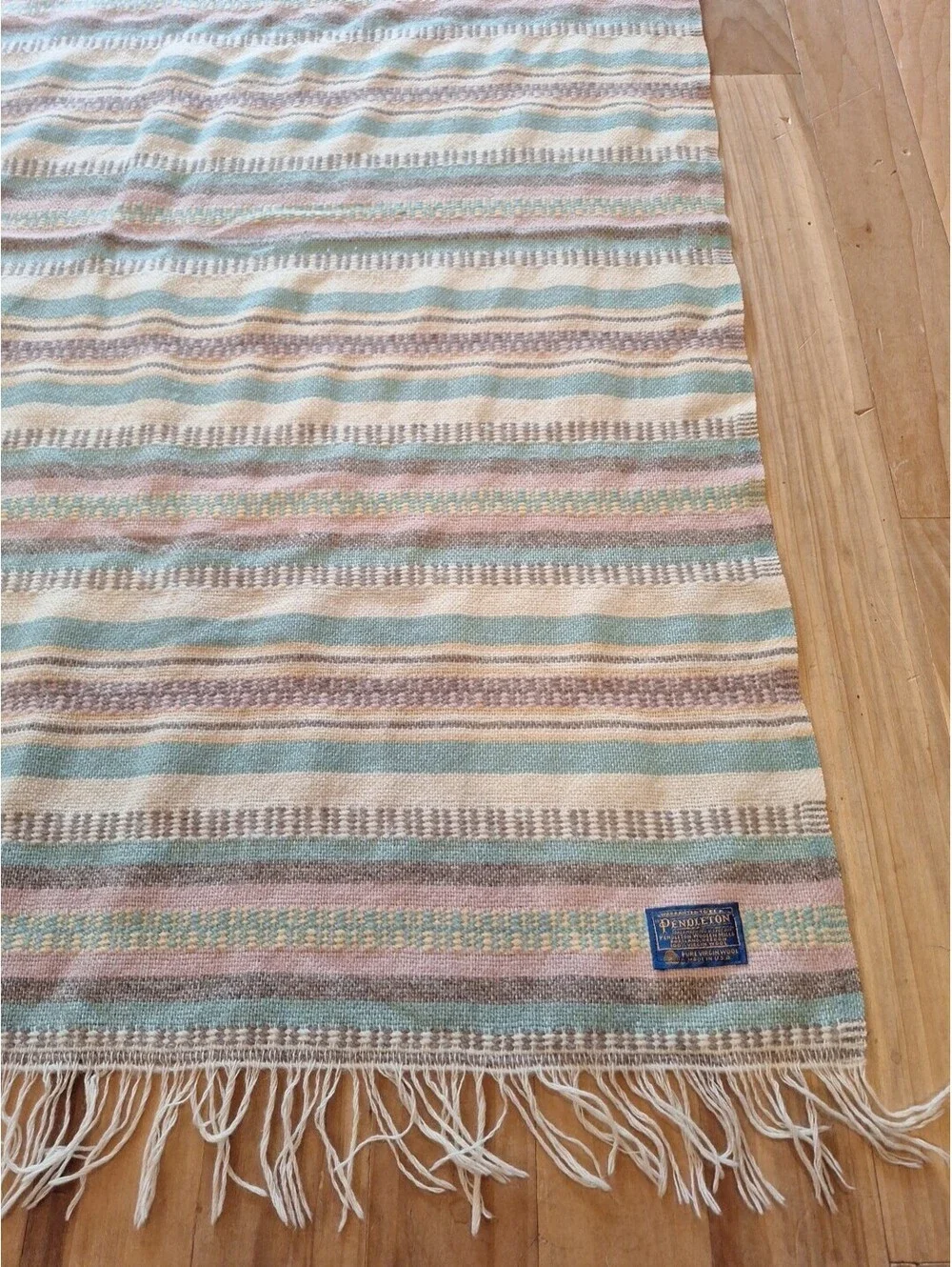 Wool, Vintage Pendleton Blanket, Throw Blanket, Fringed, Rare Pattern. Collector